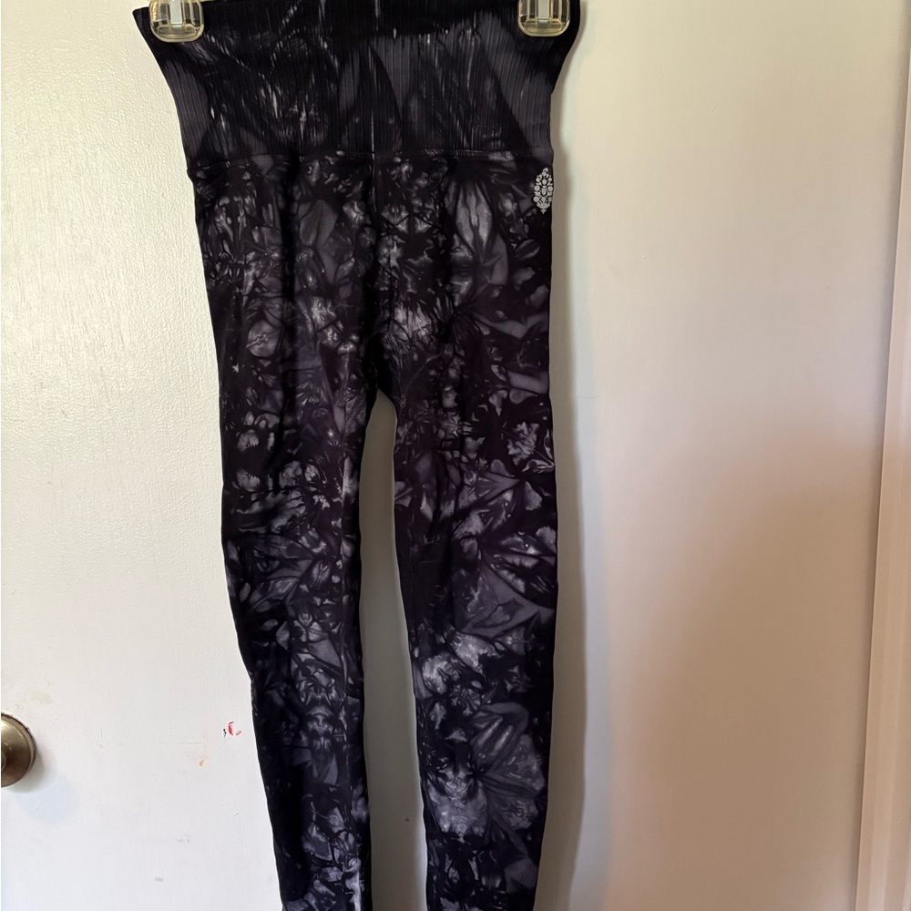 Free People Black Tie-Dye Leggings